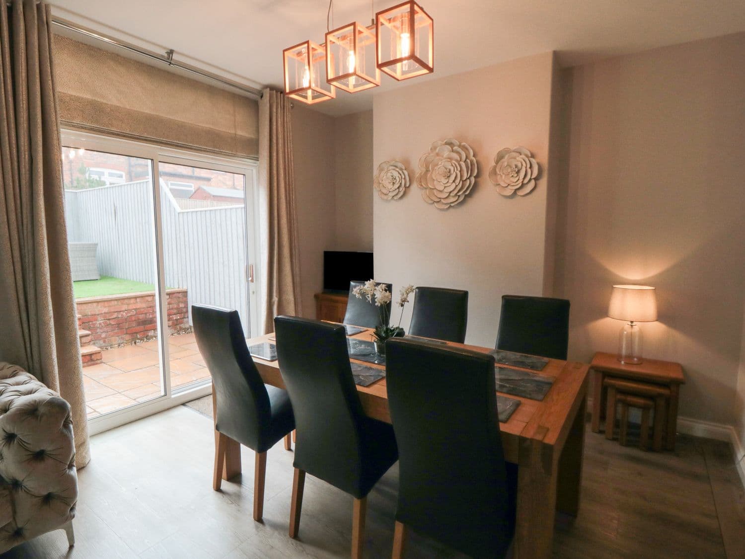 25 Victoria Park Avenue — photo 4