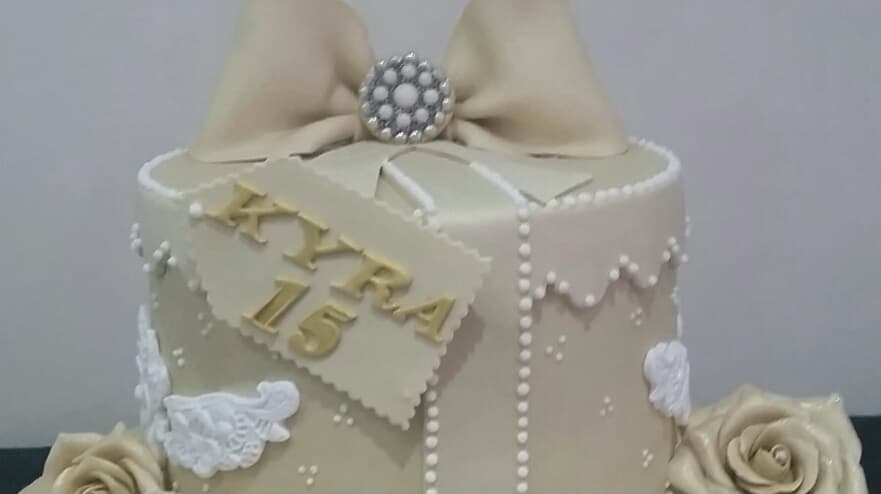 Fiona's Creative Cakes - Bakers in shipley