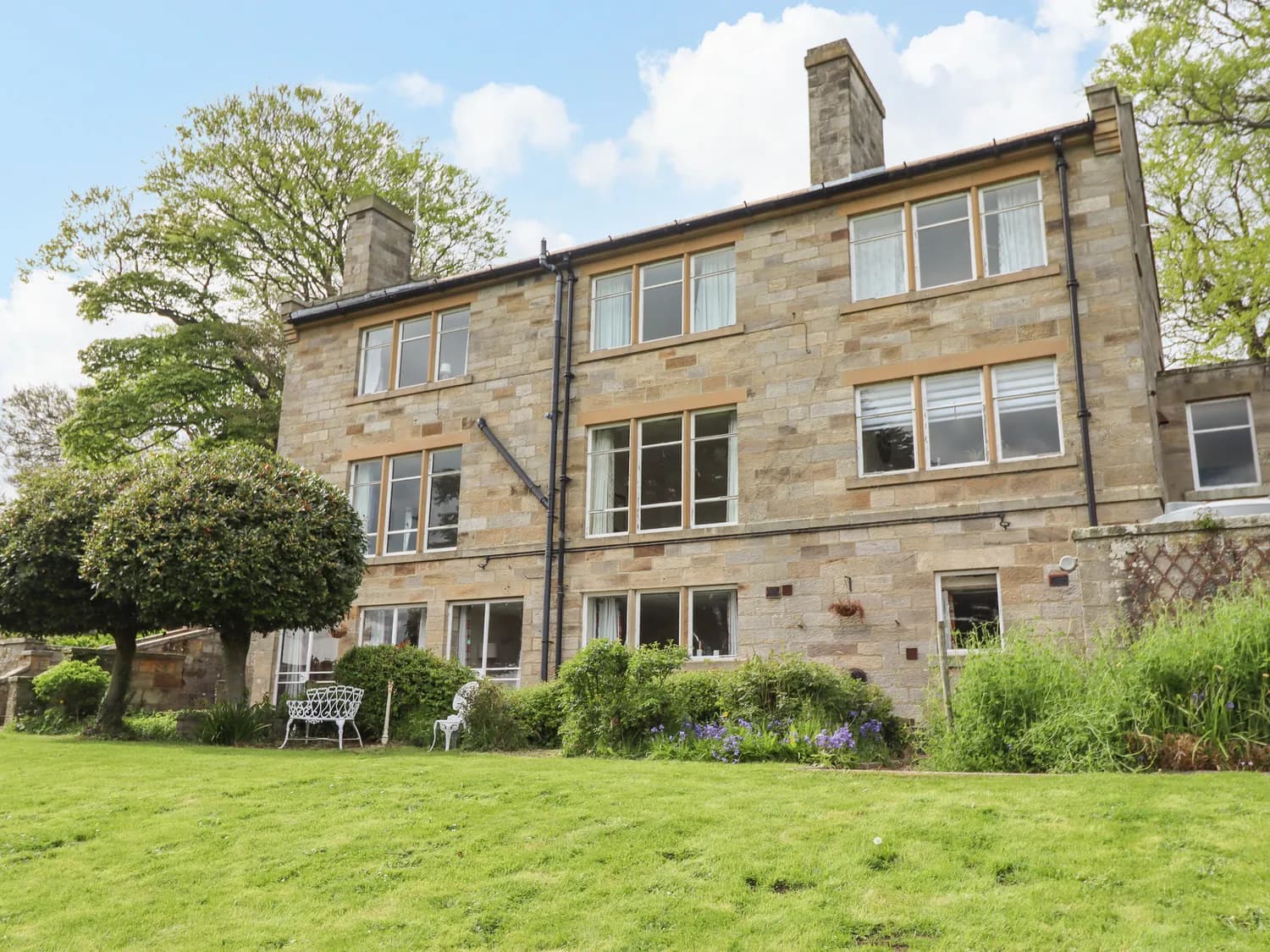 Accommodation at The Garden Apartment in aislaby
