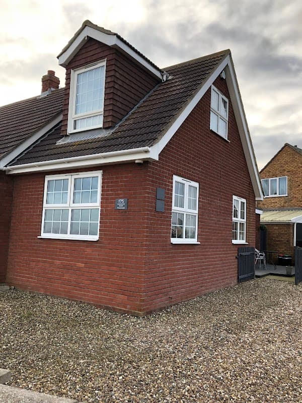 Accommodation at The Den - Studio Apartment in withernsea