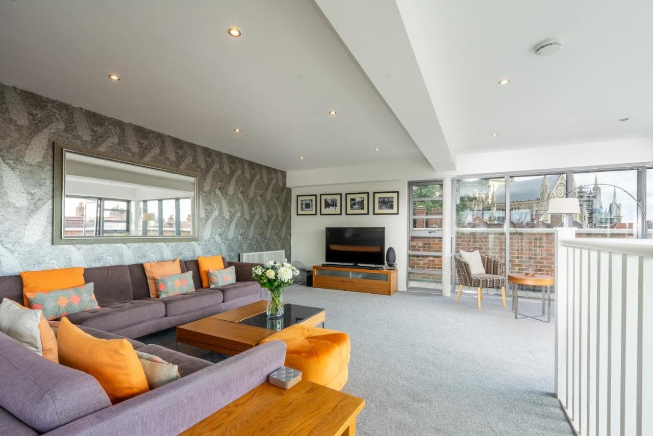 11 Stonegate Court — photo 2