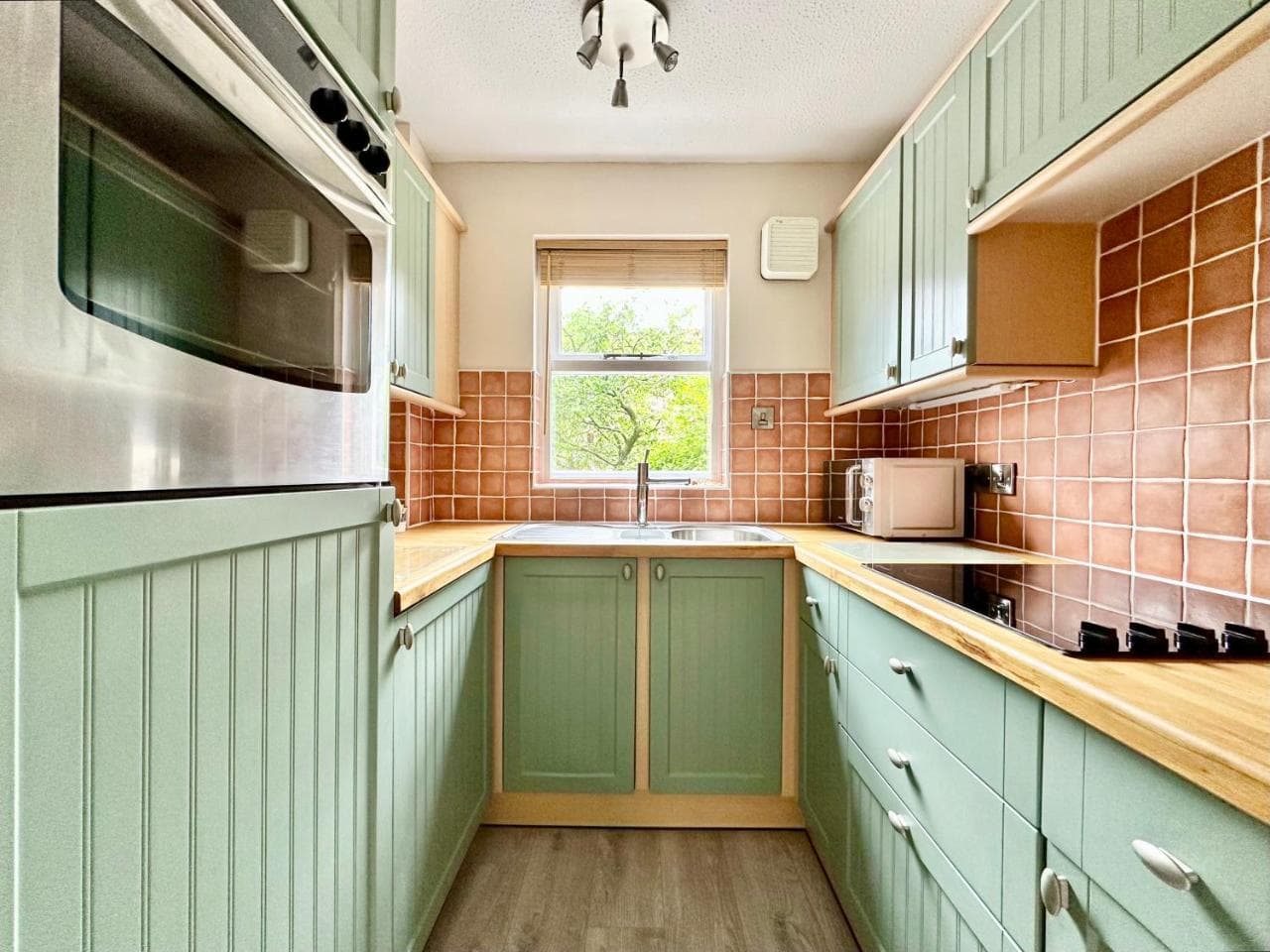 Cherry Blossom Cottage — photo 8