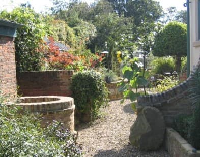 Garden Cottage Image 8