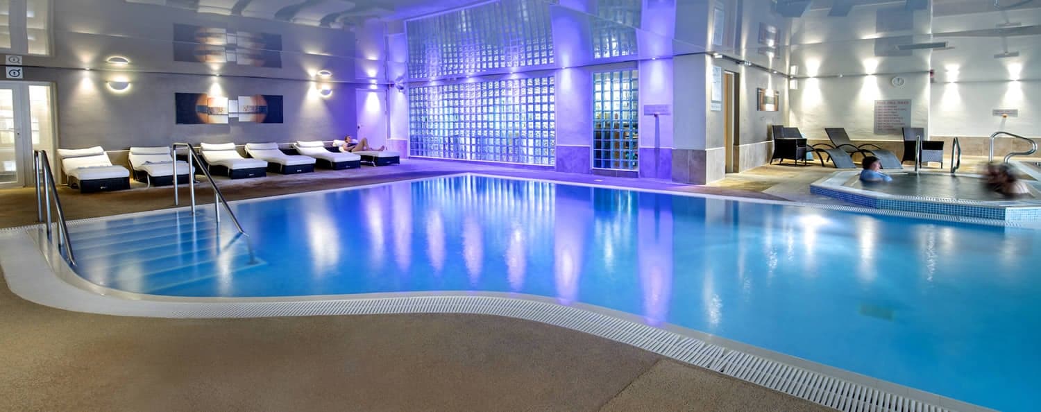Long Ashes Leisure Club & Pure Spa Image 3