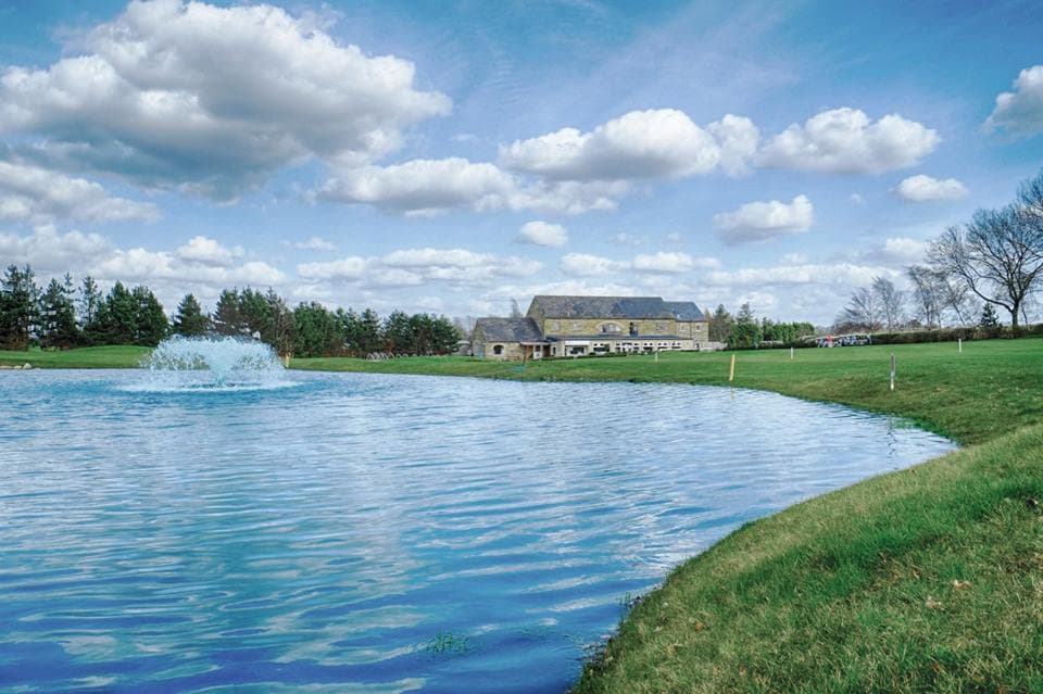 Nineteen at Leeds Golf Centre Image 4