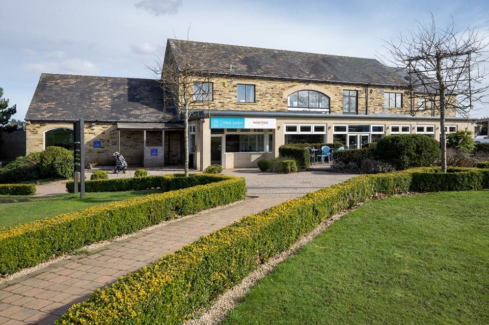 Nineteen at Leeds Golf Centre Image 1