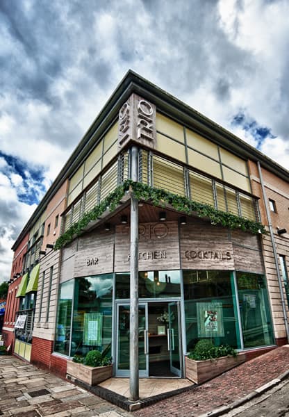 Trio Bar & Grill Image 7