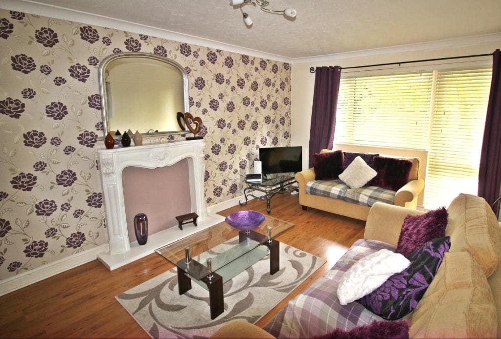 Boswell - Balcony Apartment Image 3