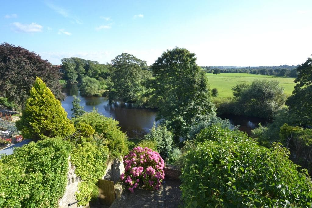 Riverside Cottage Image 1
