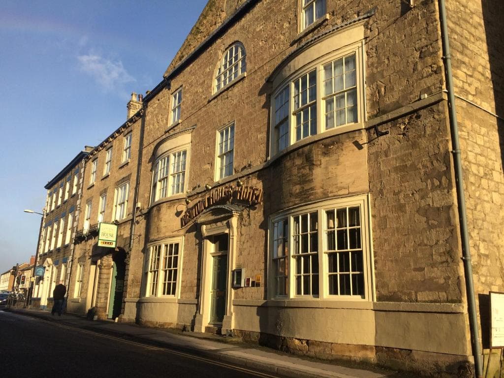 Newton House Image 3