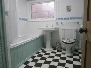 Milliner's Cottage Image 1