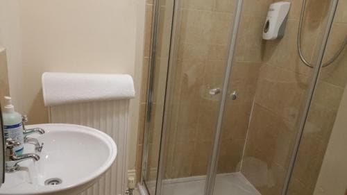 Kingswood Guest House Image 1