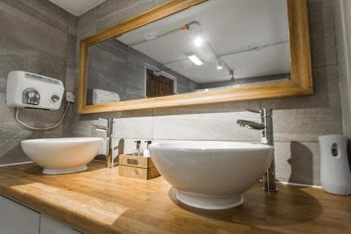 Black Horse Hotel Image 1