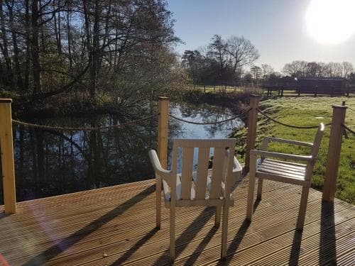 Waterside Shepherds Hut Image 1