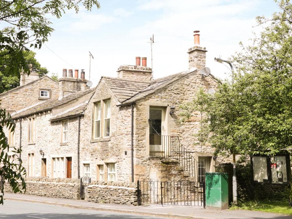 Orchard Cottage, Keighley Image 3