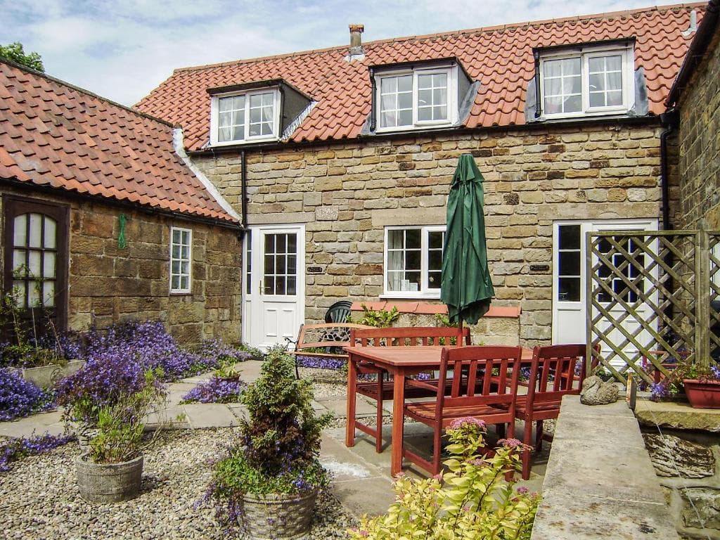 Smugglers Rock Cottage, Scarborough Image 3