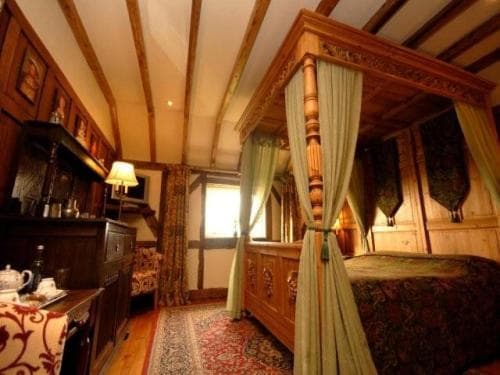 Wolds Village Luxury Guest Accommodation Image 1
