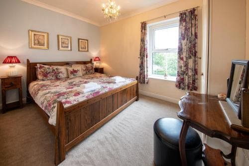 Harrogate 100 Image 2