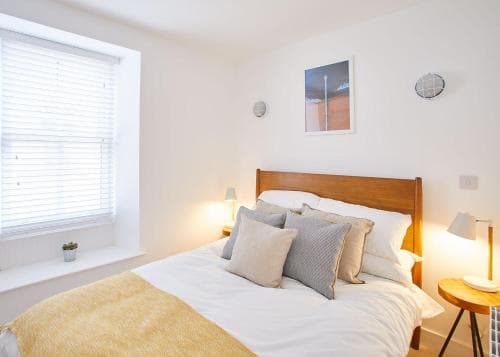 Host & Stay - Harbour Cottage Image 2