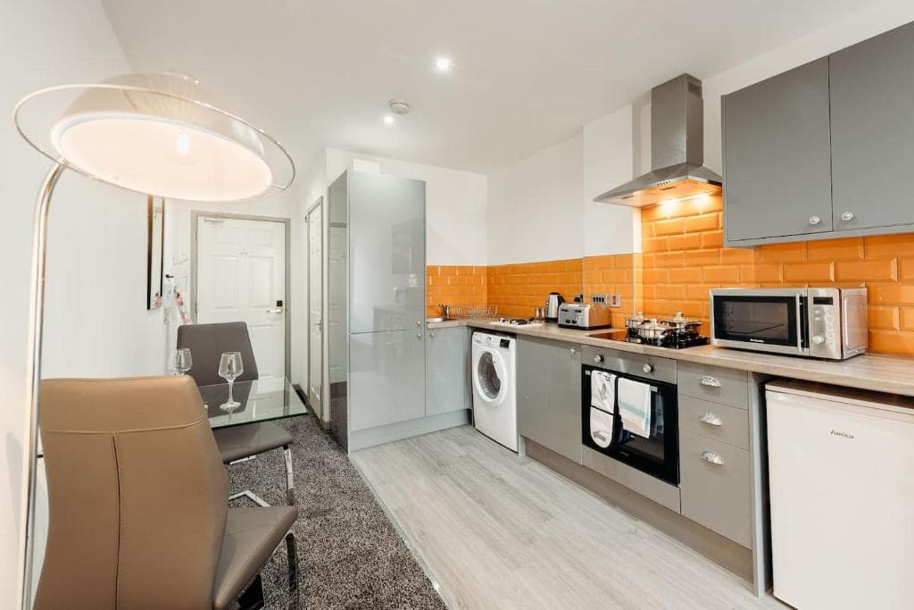 Halifax House, Studio Apartment 213 Image 3