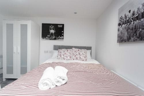 Leeds House Image 3