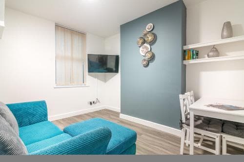 PLATFORM Avenues Apartment 1 Image 1