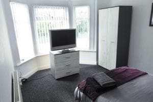 Outstanding and Spacious modern 4 bedroom house Image 2