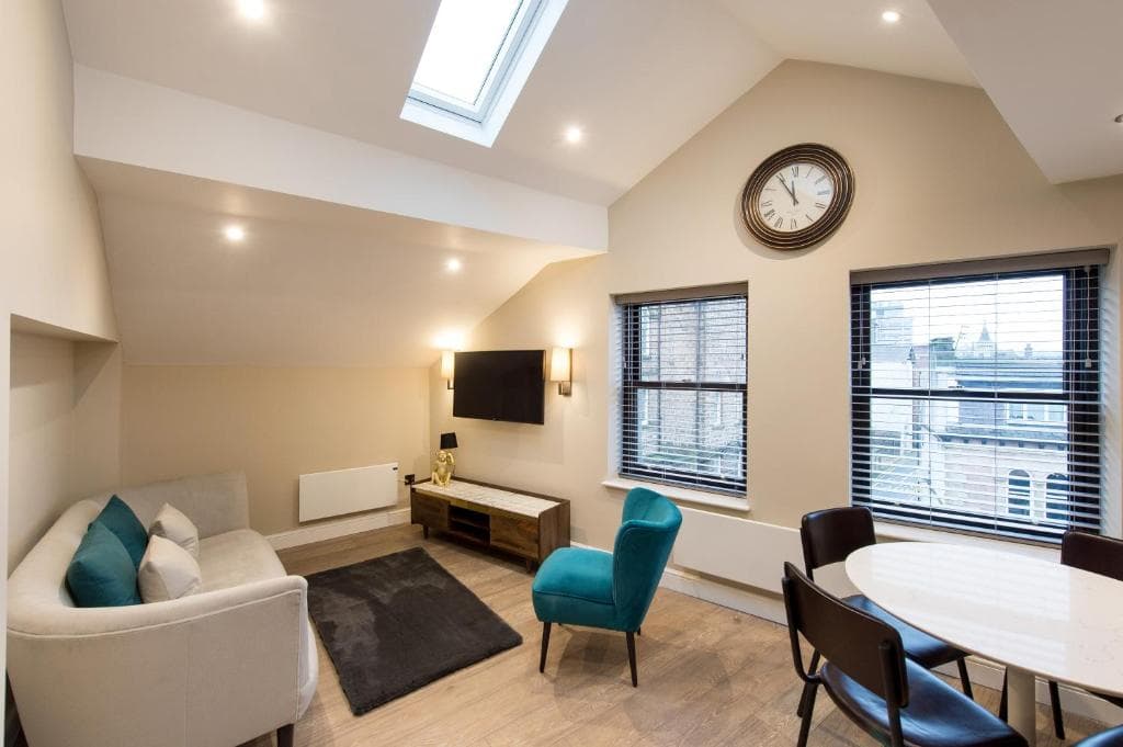 Cheltenham by Harrogate Serviced Apartments Image 1