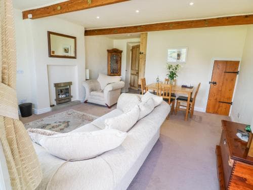 17 Moorside Image 1