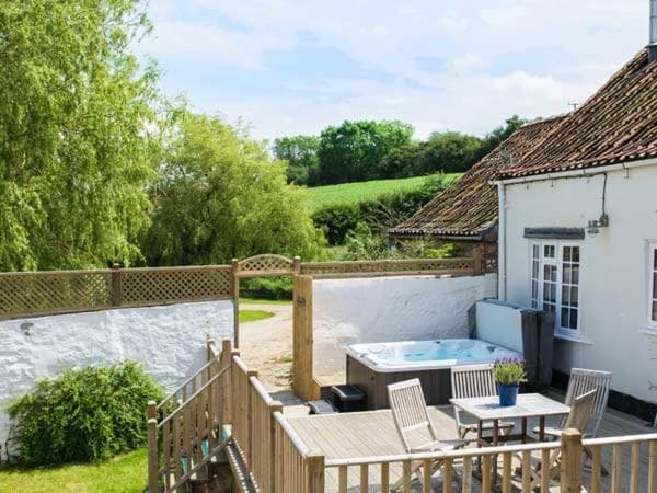Derwent Cottage Image 1