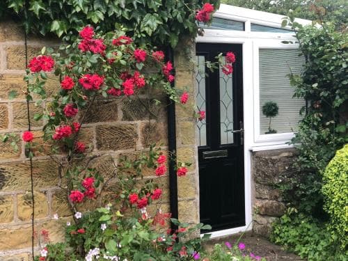 Scalby Grove Cottage Image 1
