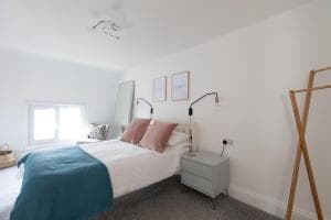 Sea Front Apartment Image 3