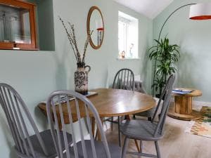 Robin's Nest Cottage Image 2