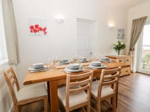 8 Mere View Avenue Image 2