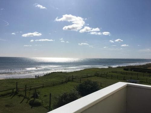 Clifftop Apartment Image 2