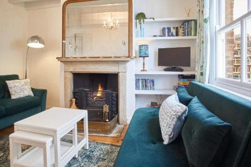 Host & Stay - Gun Gutter House Image 2