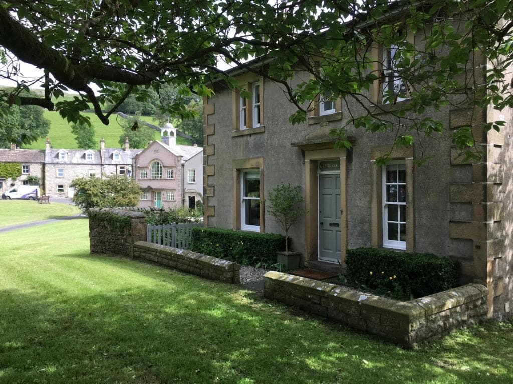 Green Cottage, on Langcliffe village green Image 2