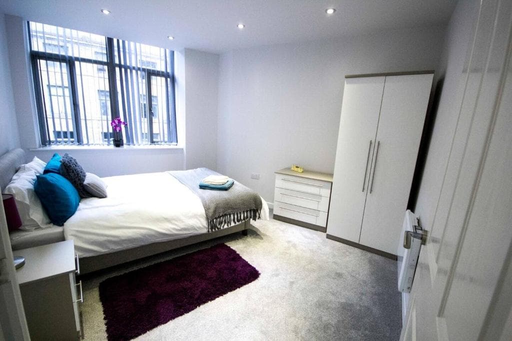 StayZo - Executive City Centre Apartment 2 Image 2
