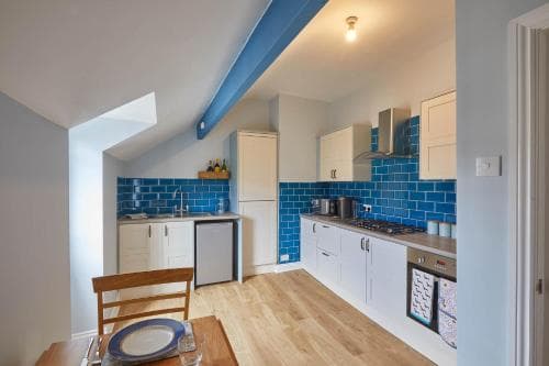Host & Stay - Emerald Hideaway Apartment Image 2