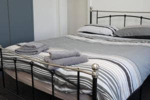 Hullidays - University Side Lg 4 bed House Image 3