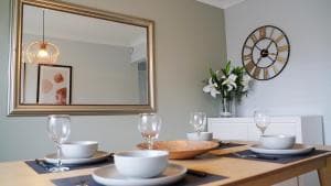The Pavilion - Stunning, 4 Bedroom House with Free Parking Image 1