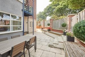 Host & Stay - Caedmons Prospect Image 2