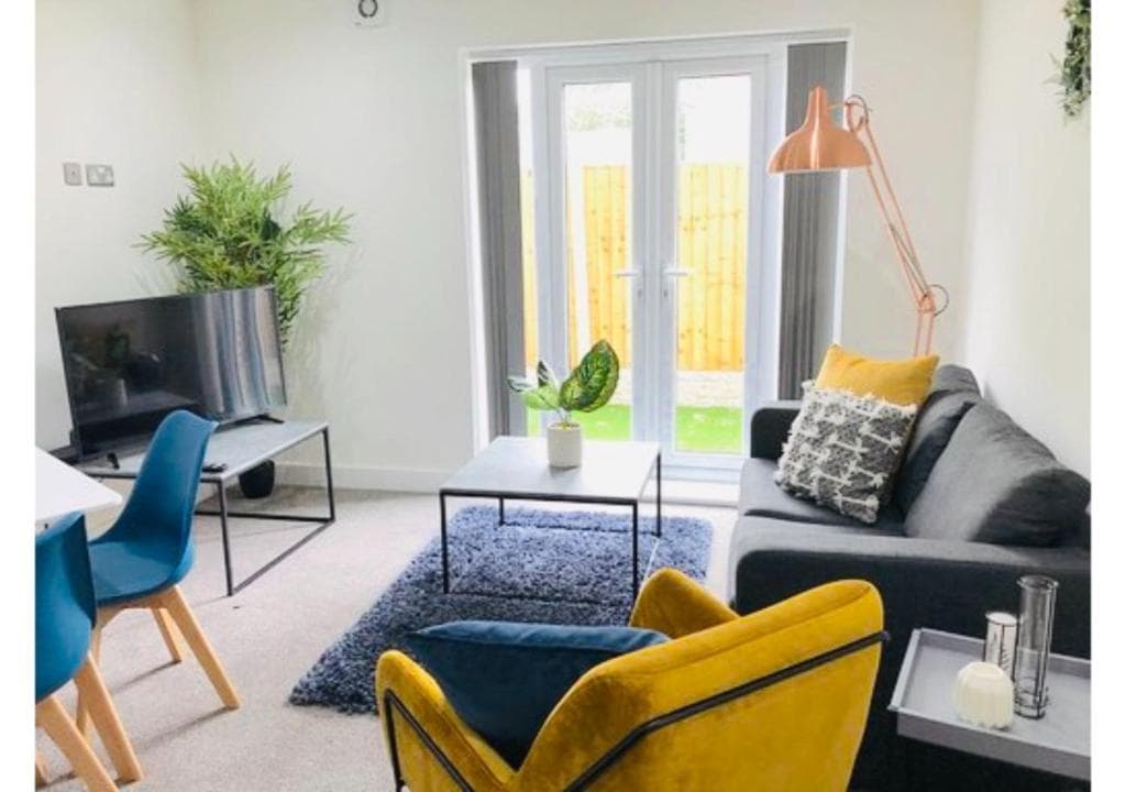 1 & 2 Bedroom Shield House Apartments Sheffield Centre Image 1