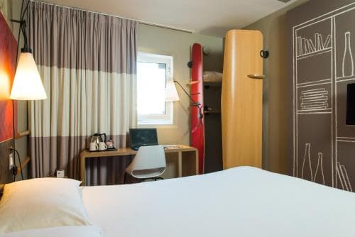 ibis Sheffield City Image 2