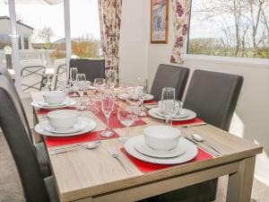 Superb detached lodge located on Skipsea Sands Image 1