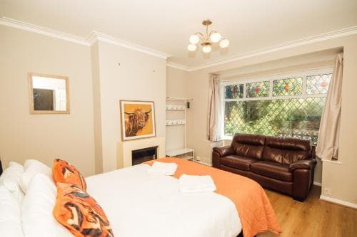 Laburnum View Image 1