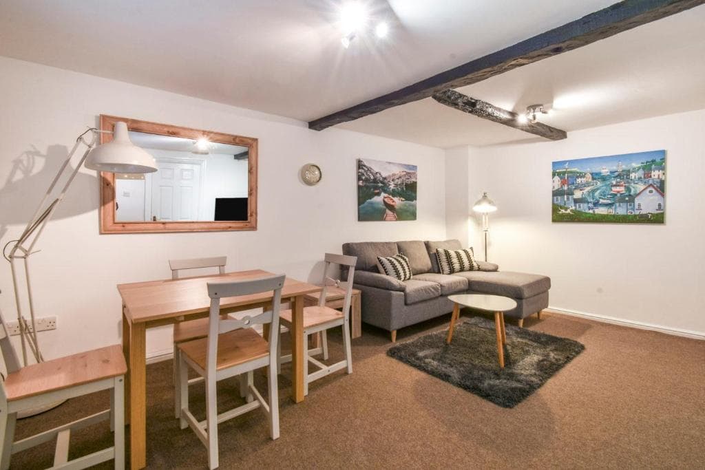 Millers Cottage-Free allocated parking Image 2