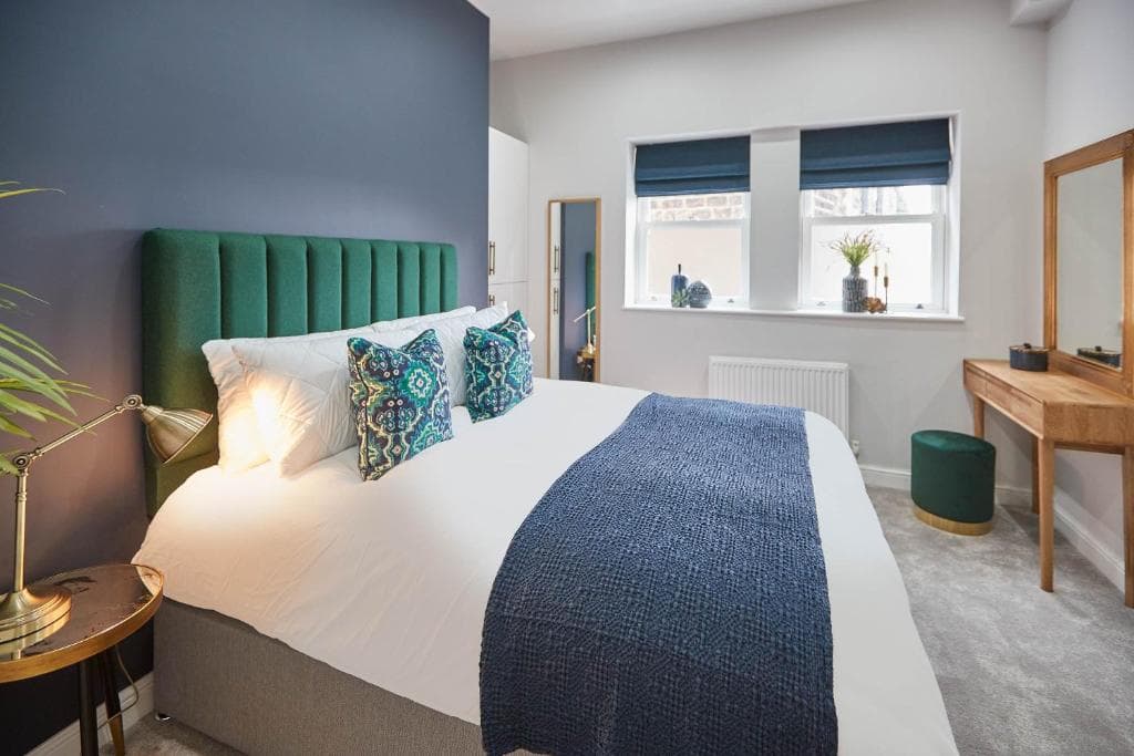 Host & Stay - Green View Image 1