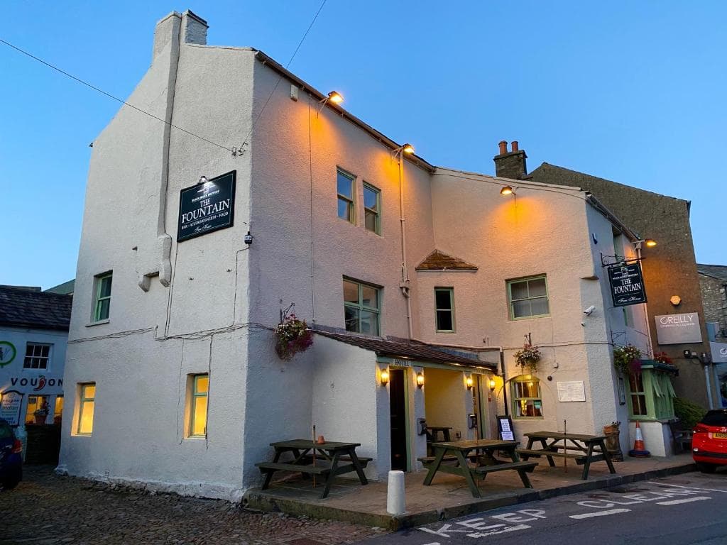 The Fountain Hotel Image 1