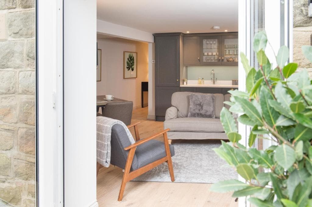 The Burrow by Harrogate Serviced Apartments Image 2